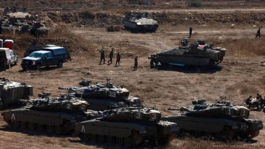 Soldados israelíes están desplegados en la región de la Alta Galilea, cerca de la frontera con el Líbano, 29 de septiembre de 2024. (Foto: AFP)