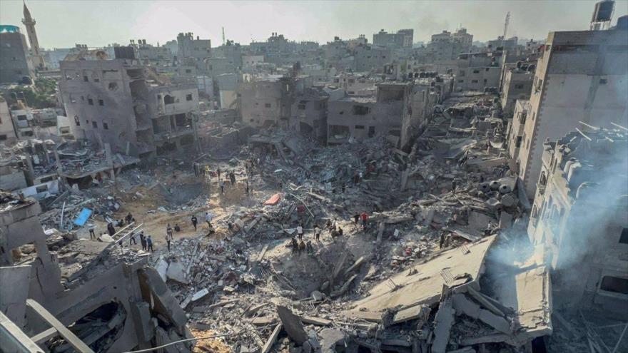 Vista general de los edificios destruidos tras un ataque aéreo israelí contra el campo de refugiados de Yabalia, en la Franja de Gaza. (Foto: DPA)