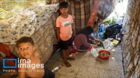 Miles de desplazados por ataques israelíes se refugian en la costa de Beirut