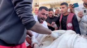 Vídeo: Paramédico en Gaza ve a su madre entre víctimas que transportaba