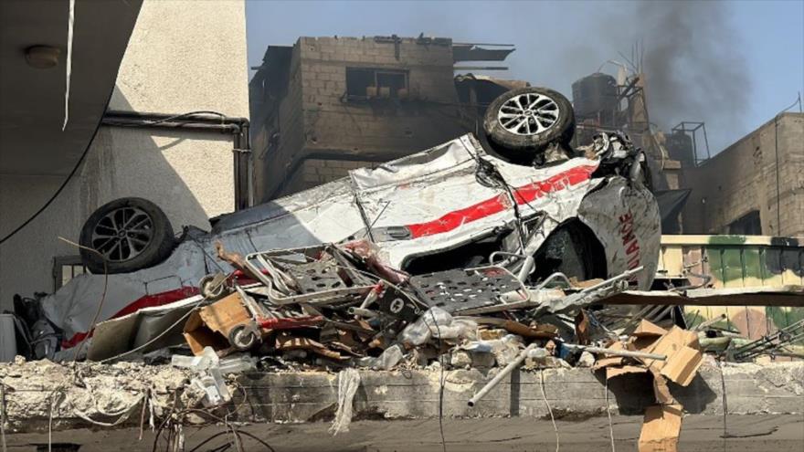 La foto de archivo muestra una ambulancia dañada en el Hospital Kamal Adwan en Beit Lahia, en el norte de la Franja de Gaza. (AFP)