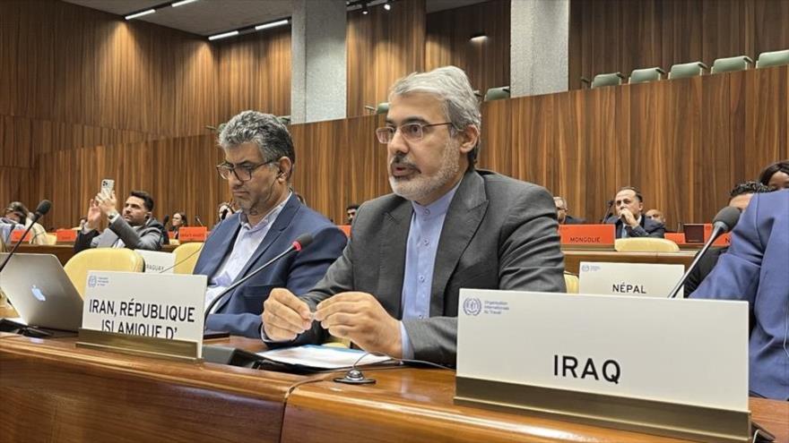 El representante permanente de Irán ante la Oficina de la ONU en Ginebra (Suiza), Ali Bahreini (dcha.), 6 de noviembre de 2024.