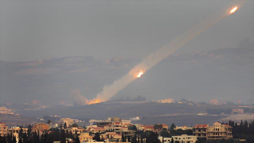 Se lanzan cohetes Katyusha desde el sur del Líbano hacia objetivos israelíes.