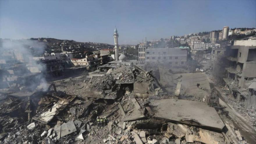 Edificios destruidos tras un ataque aéreo de Israel contra en una zona residencial en la ciudad sureña de Nabatiya, Líbano, 2 de noviembre de 2024.