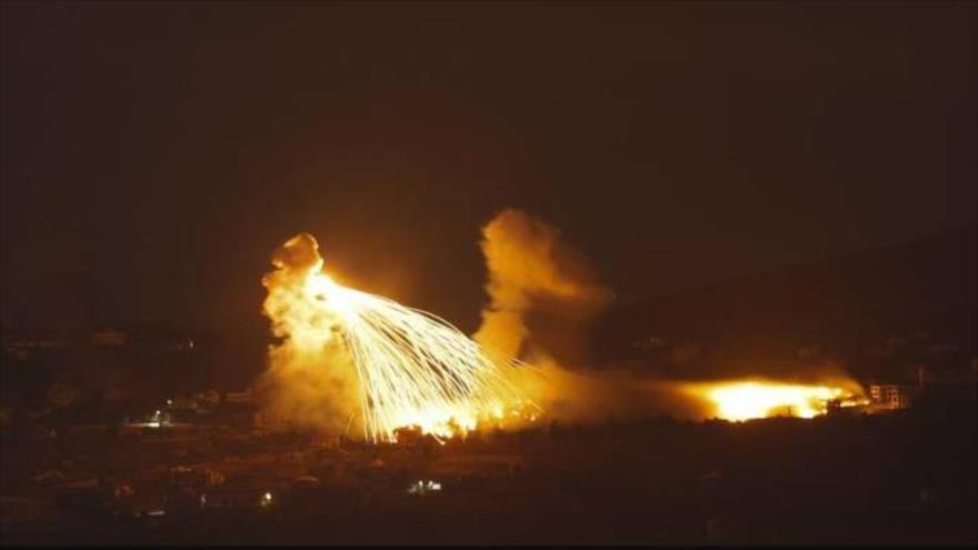 El incendio provocado por ataques israelíes contra el sur del Líbano.