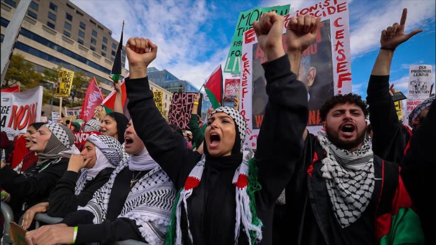 Miles de manifestantes pro-Palestina asisten a una manifestación en Washington. EE.UU., 4 de noviembre de 2023. (Foto: AFP)