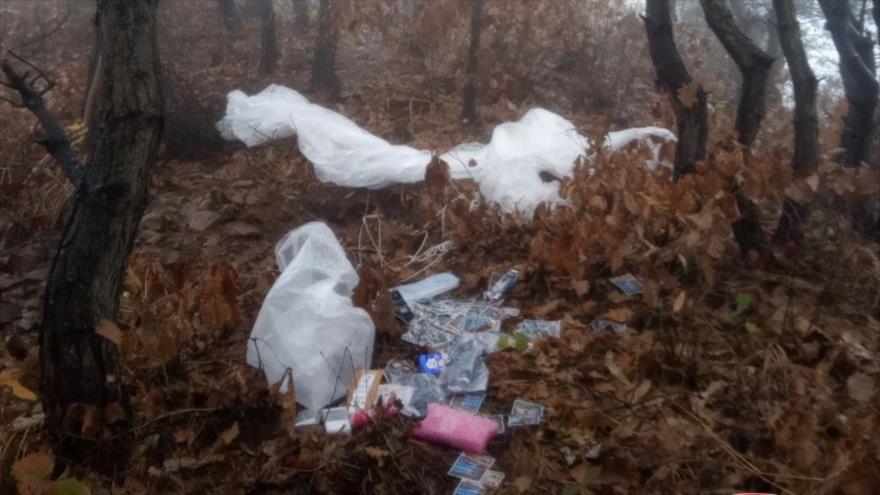 Panfletos y cosas arrojados en las áreas cercanas a la frontera sur del Corea del Norte. (Foto: KCNA)