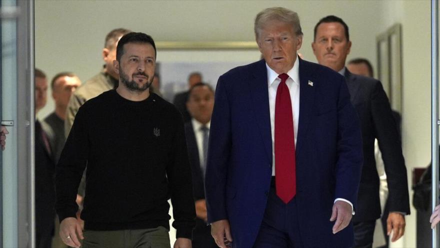 El presidente ucraniano, Volodímir Zelenski, (izd.) y el presidente electo de EE.UU., Donald Trump, durante una reunión, 27 de septiembre de 2024, Nueva York. (Foto: AFP)