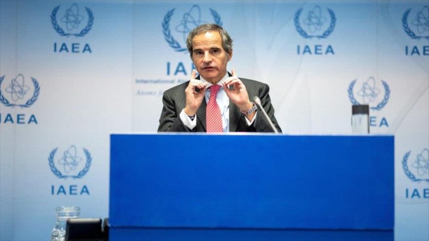 El director general de la AIEA, Rafael Grossi, habla durante una rueda de prensa tras una reunión de la Junta de Gobernadores en Viena, 20 de noviembre de 2024. (Foto: AFP)