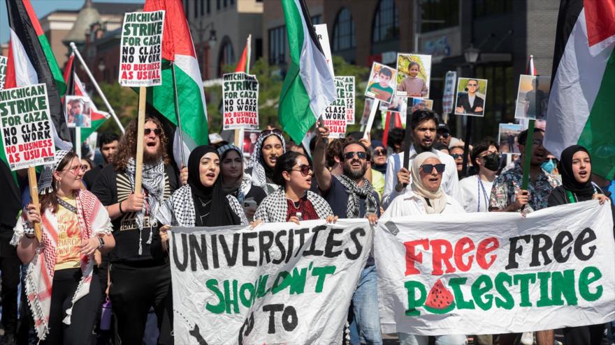 Una coalición de estudiantes propalestina de la Universidad de Michigan sale a las calles para apoyar al pueblo de Gaza, Dearborn, Michigan,18 de mayo de 2024. (Foto: Reuters)