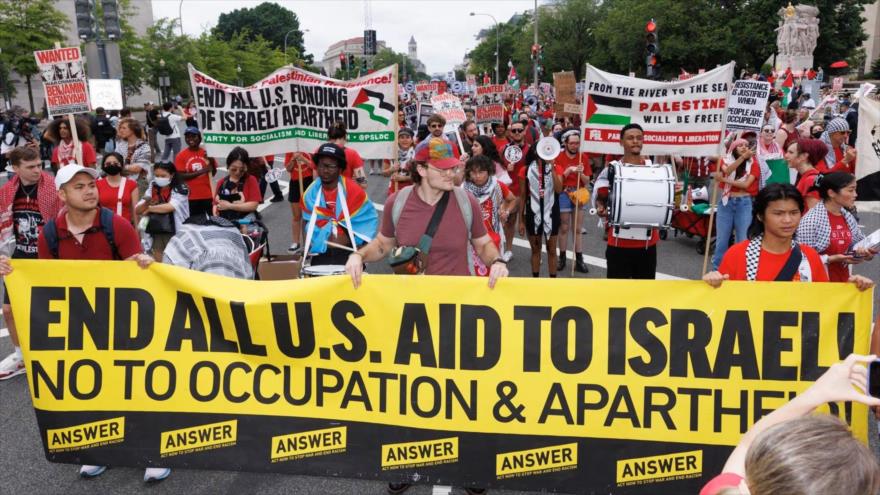 Protestantes en los Estados Unidos denuncian genocidio en Gaza. (foto: EFE)