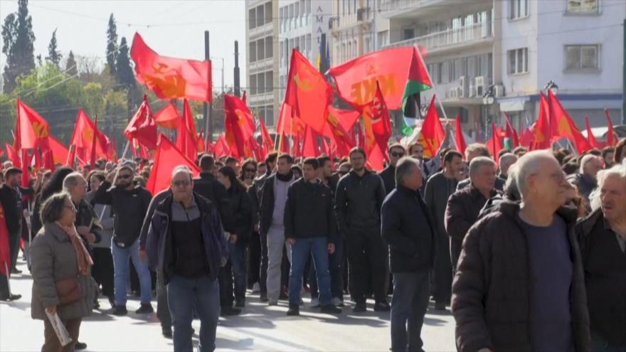 Los griegos protestan contra las acciones belicistas de OTAN