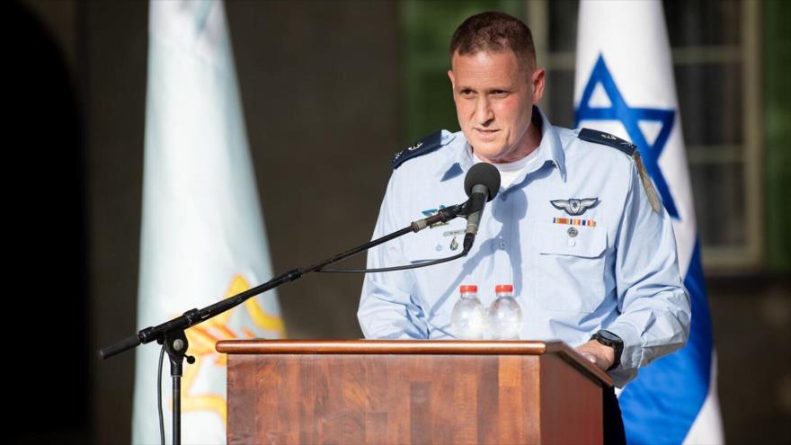 El jefe de la fuerza aérea israelí, el general de división Tomer Bar, ofrece un discurso en la base militar de Rabin, 20 de junio de 2020.