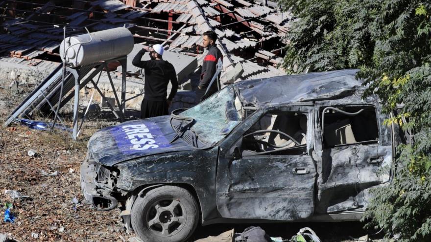 El Lugar donde un ataque aéreo israelí alcanzó un complejo que albergaba a periodistas, Hasbaya, sureste del Líbano, 25 de octubre de 2024. (Foto: AP)