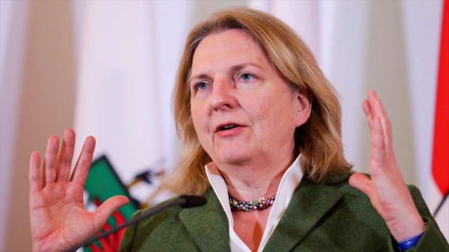 La exministra de Asuntos Exteriores de Austria Karin Kneissl.