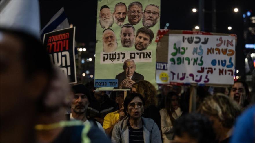 Una manifestación contra el premier israelí, Benjamín Netanyahu, en Tel Aviv, 23 de noviembre de 2024.