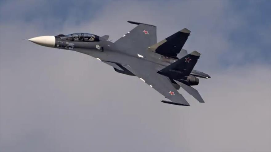 Un avión de combate Su-30 de la Fuerza Aérea rusa.