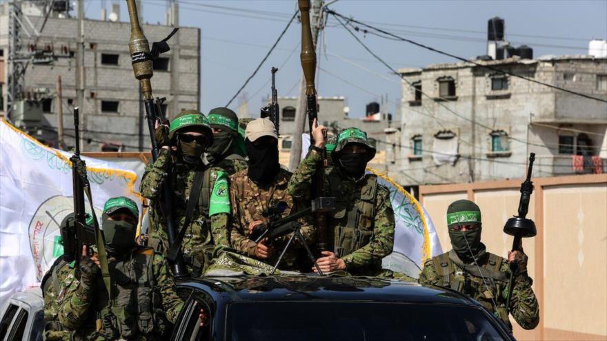 Combatientes de las Brigadas Ezzedin Al-Qassam, brazo militar del Movimiento de Resistencia Islámica de Palestina (HAMAS).