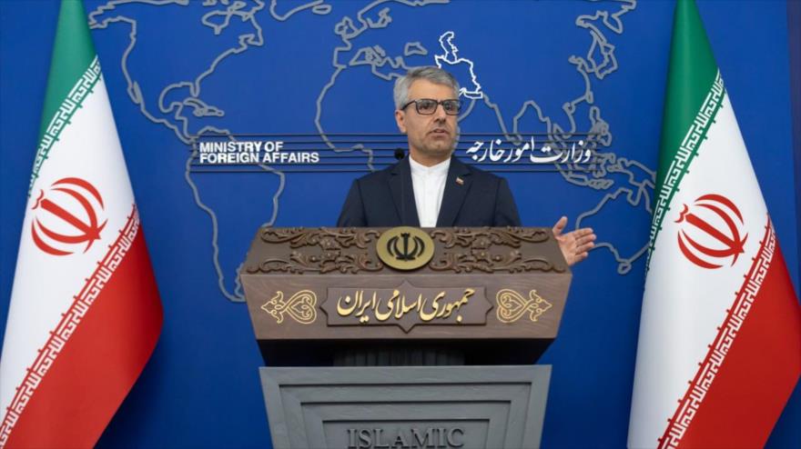 El portavoz de la Cancillería de Irán, Esmail Baqai, durante una rueda de prensa semanal, Teherán.