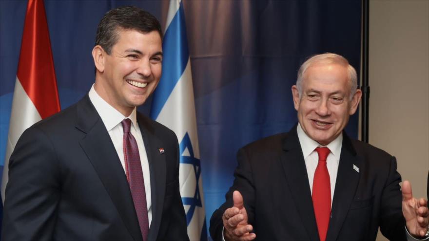 El presidente de Paraguay, Santiago Peña (izda.) y el premier israelí, Benjamín Netanyahu, ciudad Al-Quds, 12 de diciembre de 2024. 