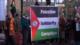 Banderas palestinas vuelven a ondearse en R.U. y Francia