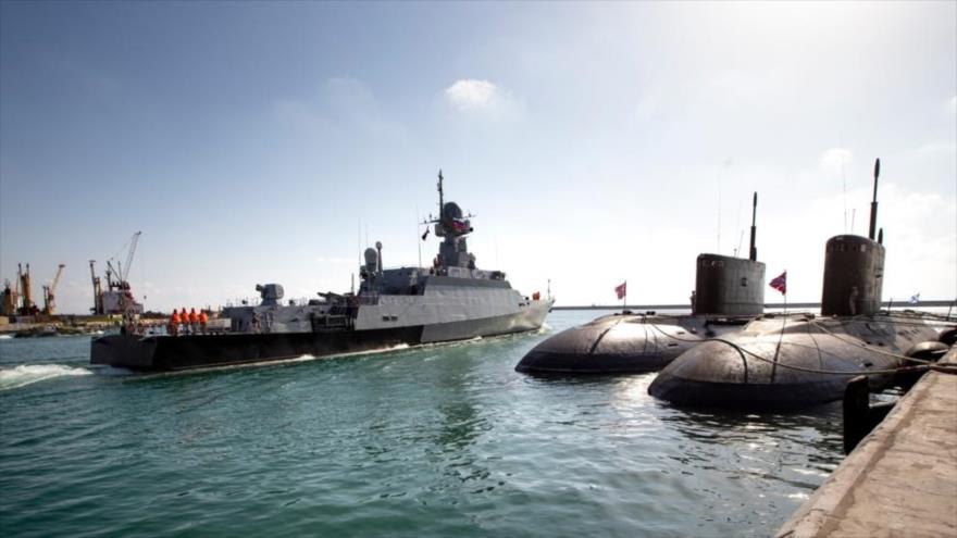 Buque de misiles de la Armada de Rsuai ‘Veliky Ustyug’ en la instalación naval rusa en el puerto sirio de Tartus, 26 de septiembre de 2019. (Foto: AP)