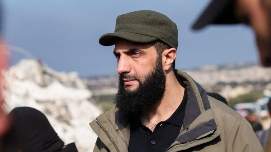 Abu Mohammad al-Golani, líder de Hayat Tahrir al-Sham, en el pueblo de Besnaya, en la provincia de Idlib (Siria), 2023. (Foto: Getty Images)