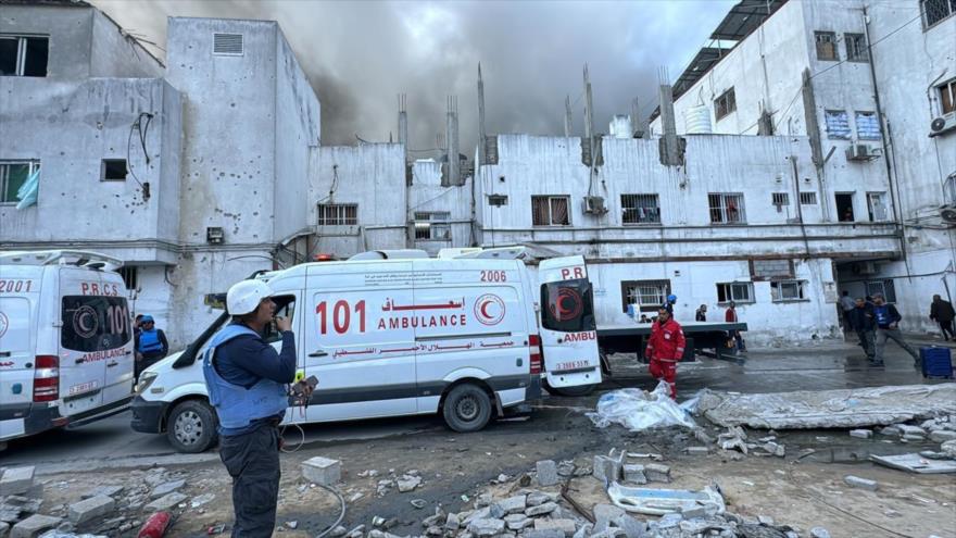 Ataque israelí provoca incendio en hospital de Gaza y paraliza UCI | HISPANTV