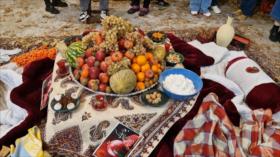 Los iraníes dan bienvenida al invierno con la fiesta de Yalda