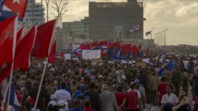 !Abajo injerencia y bloqueo!: cubanos marchan ante embajada de EEUU