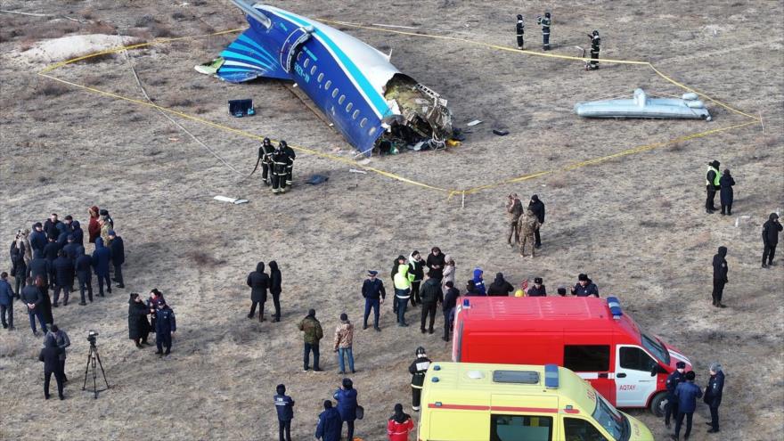 El resto del avión de pasajeros de Azerbaijan Airlines en Kazajistán, 25 de diciembre de 2024.