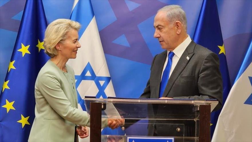 La presidenta de la Comisión Europea, Úrsula von der Leyen, y el primer ministro de Israel, Benjamín Netanyahu, en Tel Aviv. 12 de octubre de 2023. 