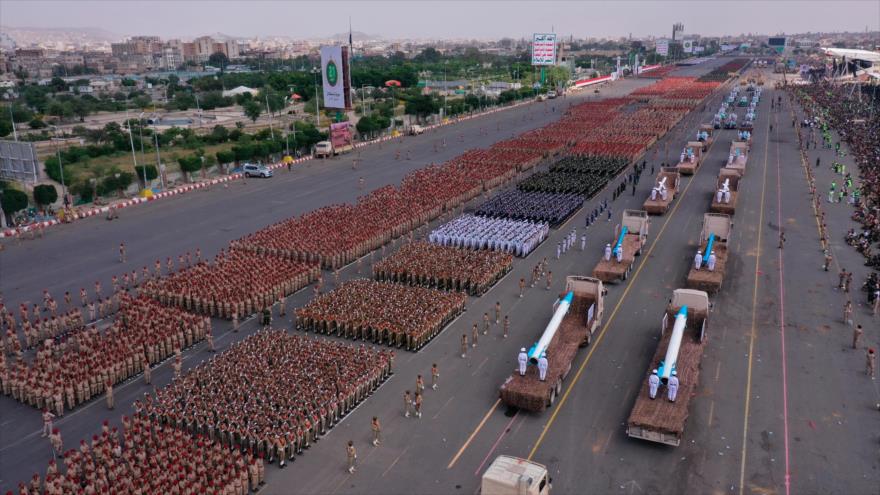 Misiles yemeníes durante un desfile militar en Saná, la capital.