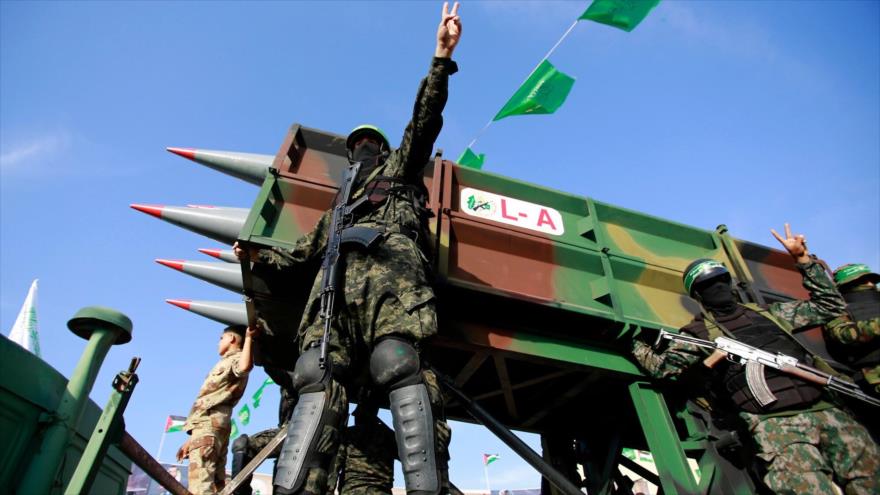 Combatientes de las Brigadas Ezzedin Al-Qassam, brazo militar de HAMAS, en un desfile en Gaza