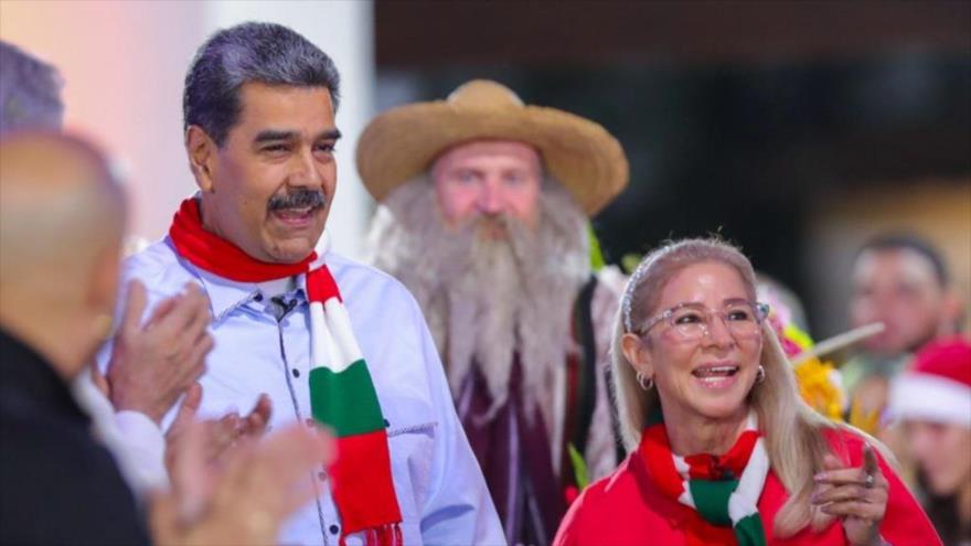 El presidente de Venezuela, Nicolás Maduro, y su esposa, Cilia Flores, en la fiesta del año nuevo, 31 de diciembre de 2024. 