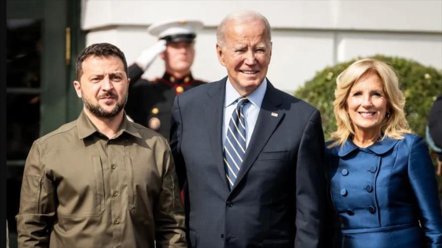 El presidente de EE.UU, Joe Biden (Middle.), su esposa, Jill Biden y el presidente de Ucrania, Vladímir Zelenski.