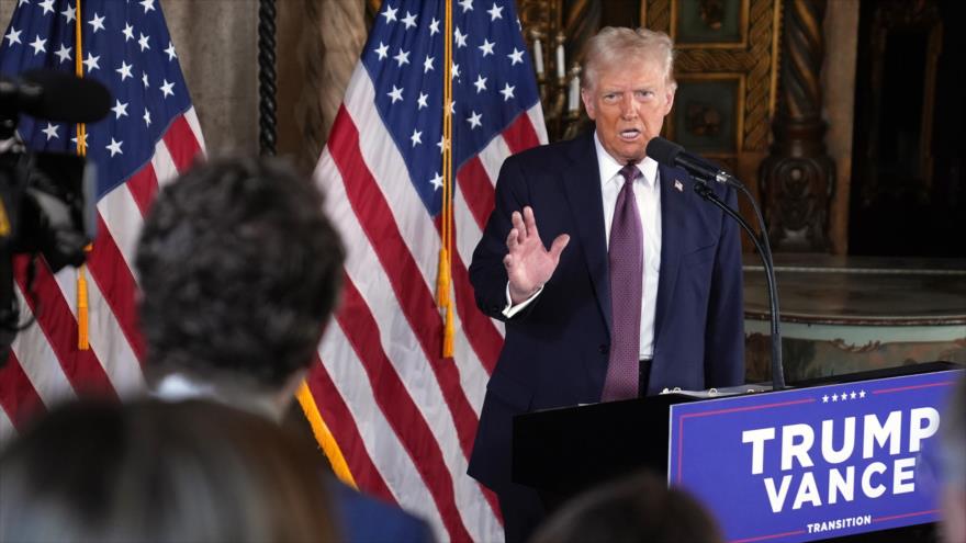 El presidente electo de EE.UU., Donald Trump, habla durante una conferencia de prensa en Mar-a-Lago, 7 de enero de 2025.