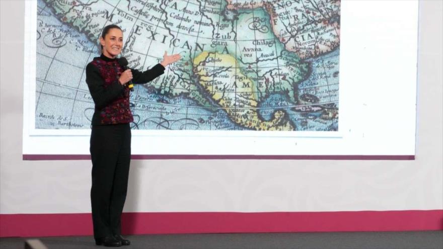 La presidenta de México, Claudia Sheinbaum, está las fronteras de su país en un mapa.