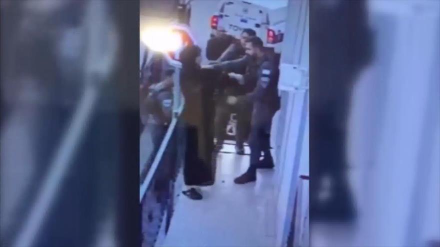 Vídeo: Policías israelíes agreden a mujer palestina y le quitan el hiyab