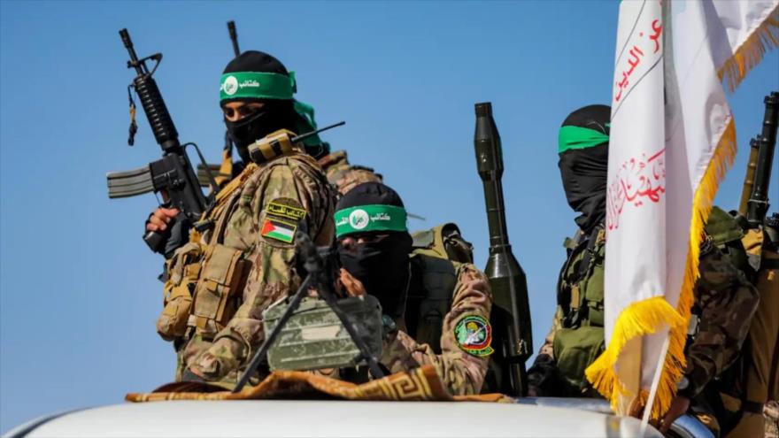 Combatientes de las Brigadas Ezzedin Al-Qassam, brazo militar del Movimiento de Resistencia Islámica de Palestina (HAMAS).