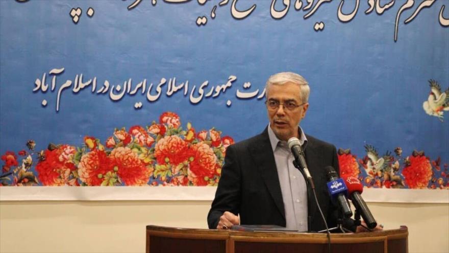 El jefe del Estado Mayor de las Fuerzas Armadas de Irán, Mohamad Hosein Baqeri, reunido en embajada iraní, Islamabad, Pakistán, 20 de enero de 2025.