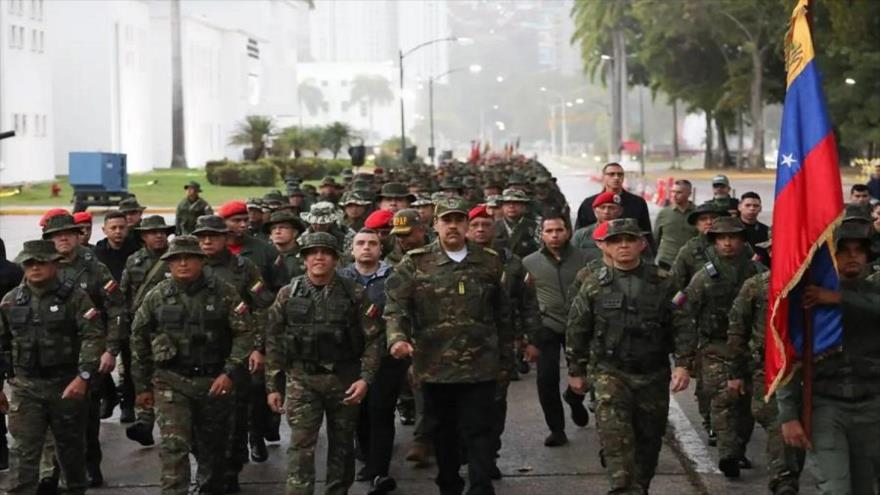 Venezuela inicia ejercicios militares con 150 000 efectivos