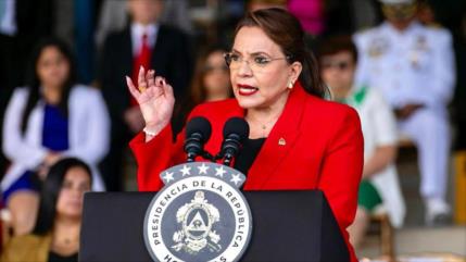 Xiomara Castro sanciona el decreto que impone el recuento “voto por voto” en Honduras