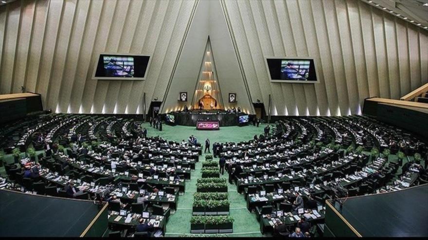 Parlamento iraní apoya al CGRI ante ataque de la Eurocámara | HISPANTV