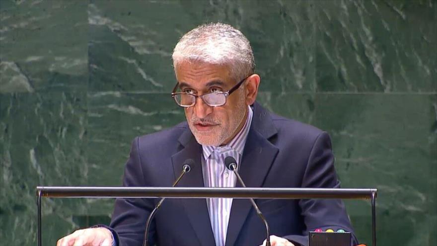 El representante permanente iraní ante la ONU, Amir Said Iravani, habla durante una sesión del organismo.