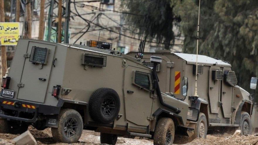 Los vehículos blindados de las fuerzas israelíes al ingresar al campo de palestinos en Yenín, 30 de enero de 2025. 