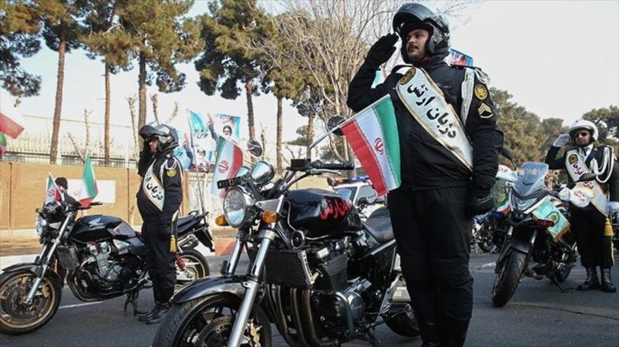 El desfile de las motocicletas en Teherán cin motivio del inicio de los festejos de la Década del Alba, 31 de enero de 2025. 