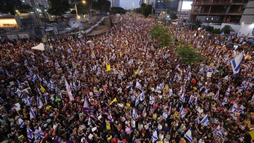 Manifiestaciones en Tel Aviv para demandar la liberación de los retenidos en Gaza, en septiembre de 2024. (foto: EFE)