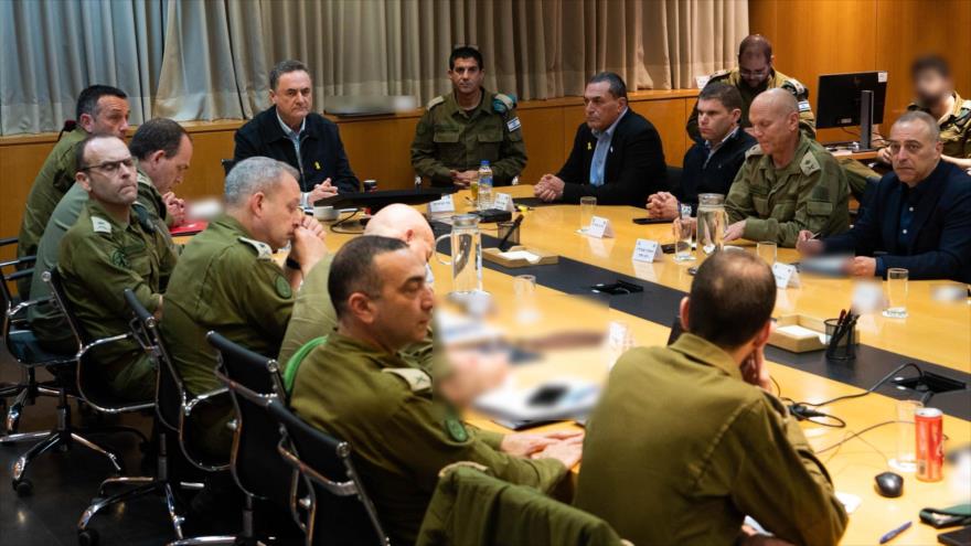 El ministro de asuntos militares sionista, Israel Katz, se reúne con funcionarios, 6 de febrero de 2025.