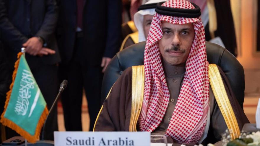 El canciller saudí, Faisal bin Farhan.